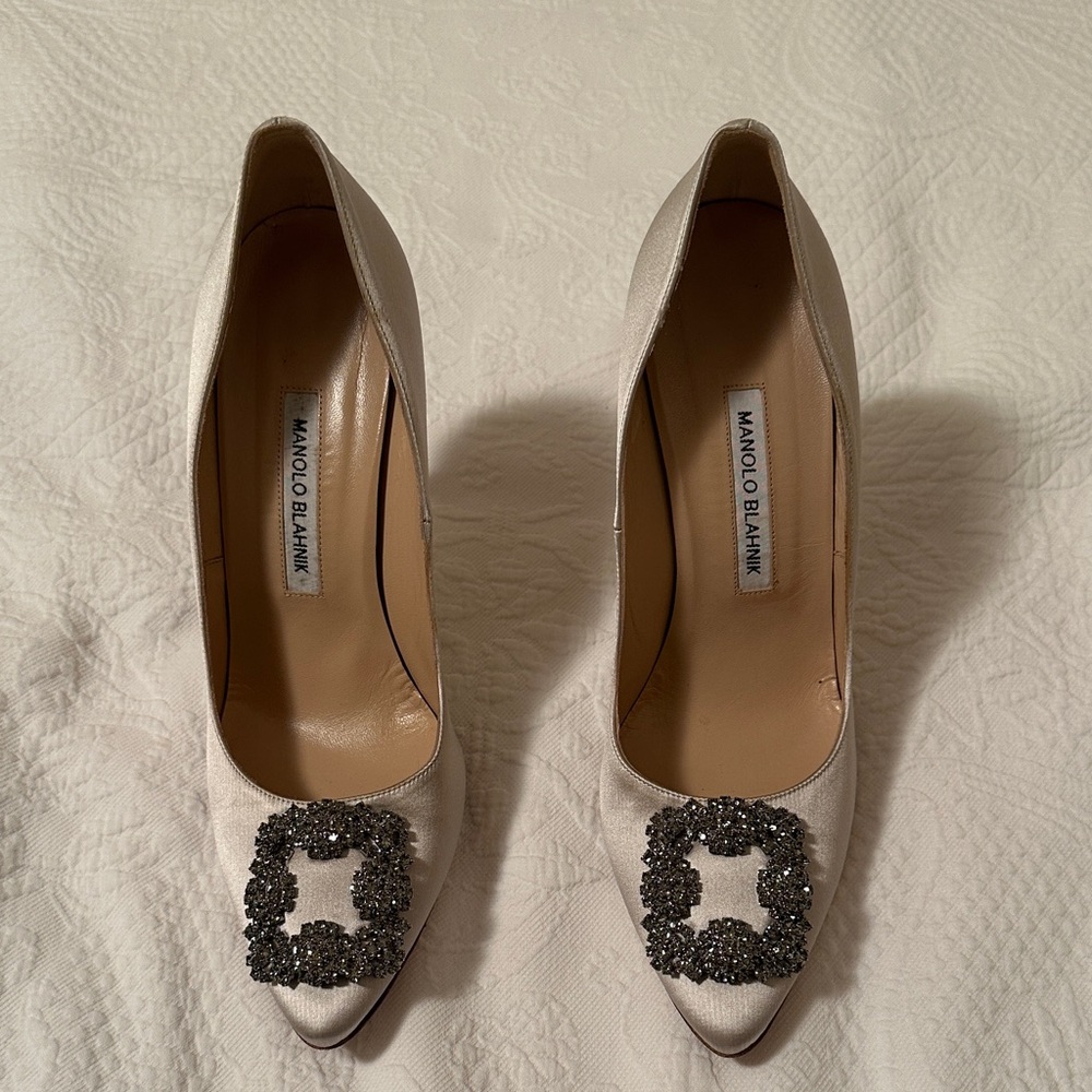 Manolo Blahnik Hangisi Silver Pumps with Embellishment Buckle